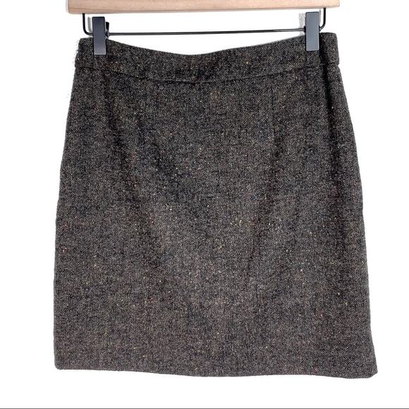 LOFT dark gray wool blend A-line skirt with flower appliqué size 0P 0 Petite - Picture 5 of 5